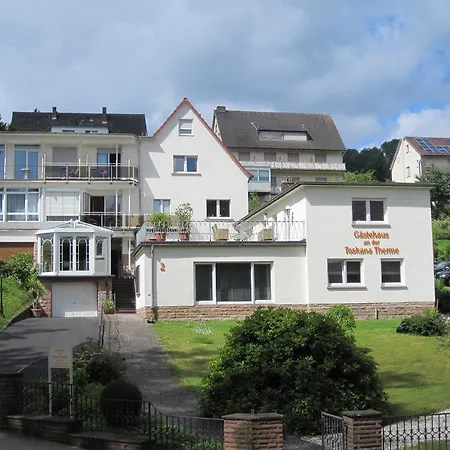 Gastehaus An Der Toskana Therme 게스트하우스