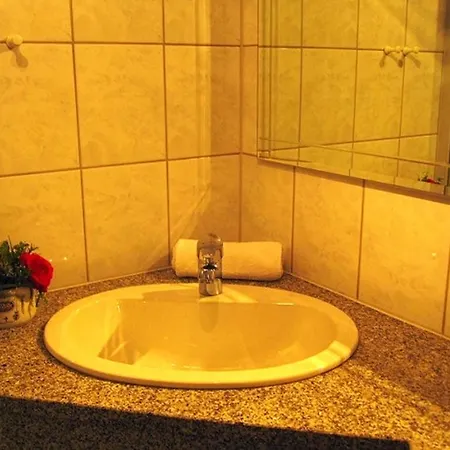 Gastehaus An Der Toskana Therme 3* 바트오어프
