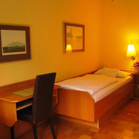Gastehaus An Der Toskana Therme 3* 바트오어프