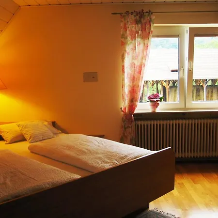 Gastehaus An Der Toskana Therme 게스트하우스 3*