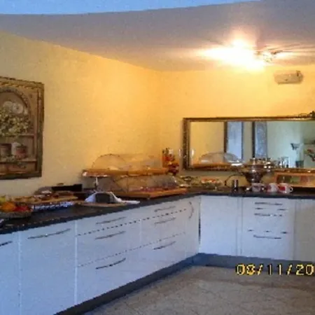Gastehaus An Der Toskana Therme 게스트하우스 3*